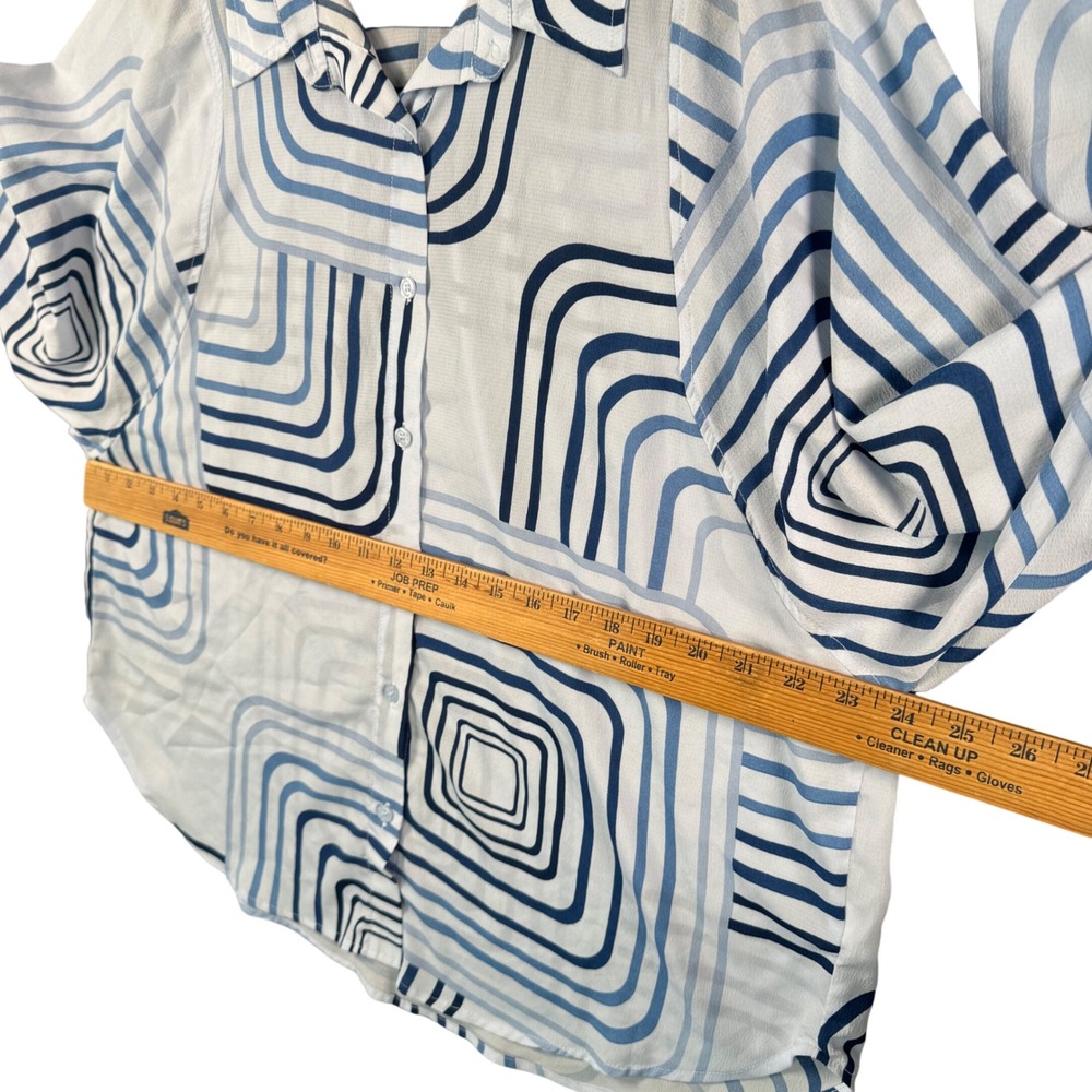 Doe and Rae Geometric Button Up Shirt Womens‎ L Blue White Modern Minimal - Picture 6 of 9